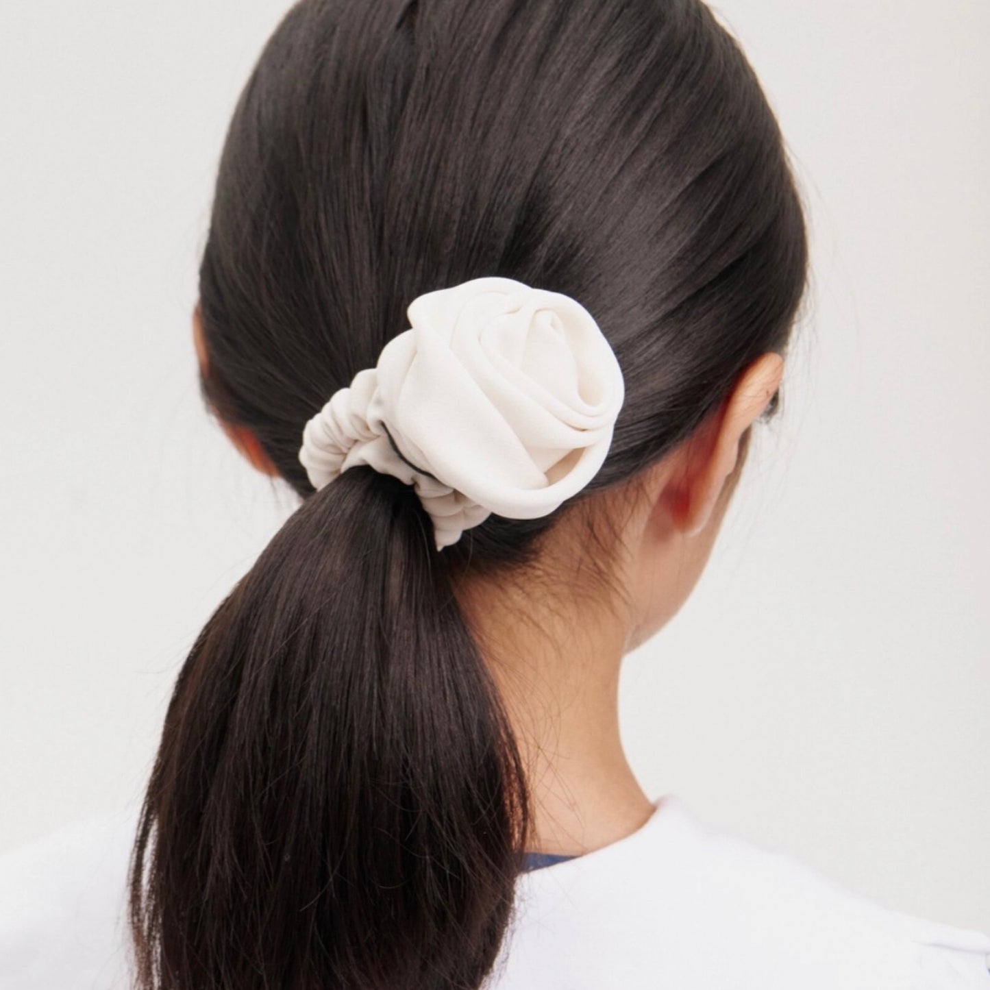 ROSE Scrunchie / WHITE