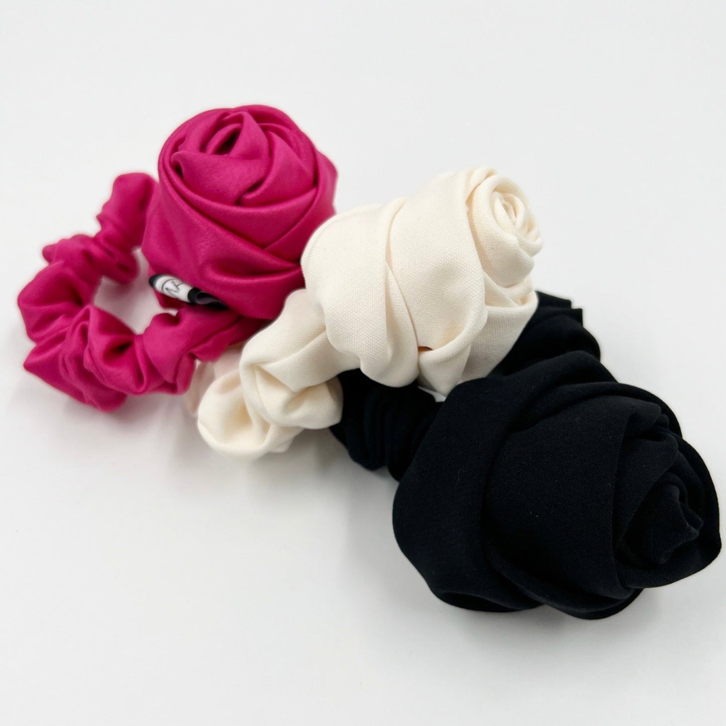 ROSE Scrunchie / Fuchsia